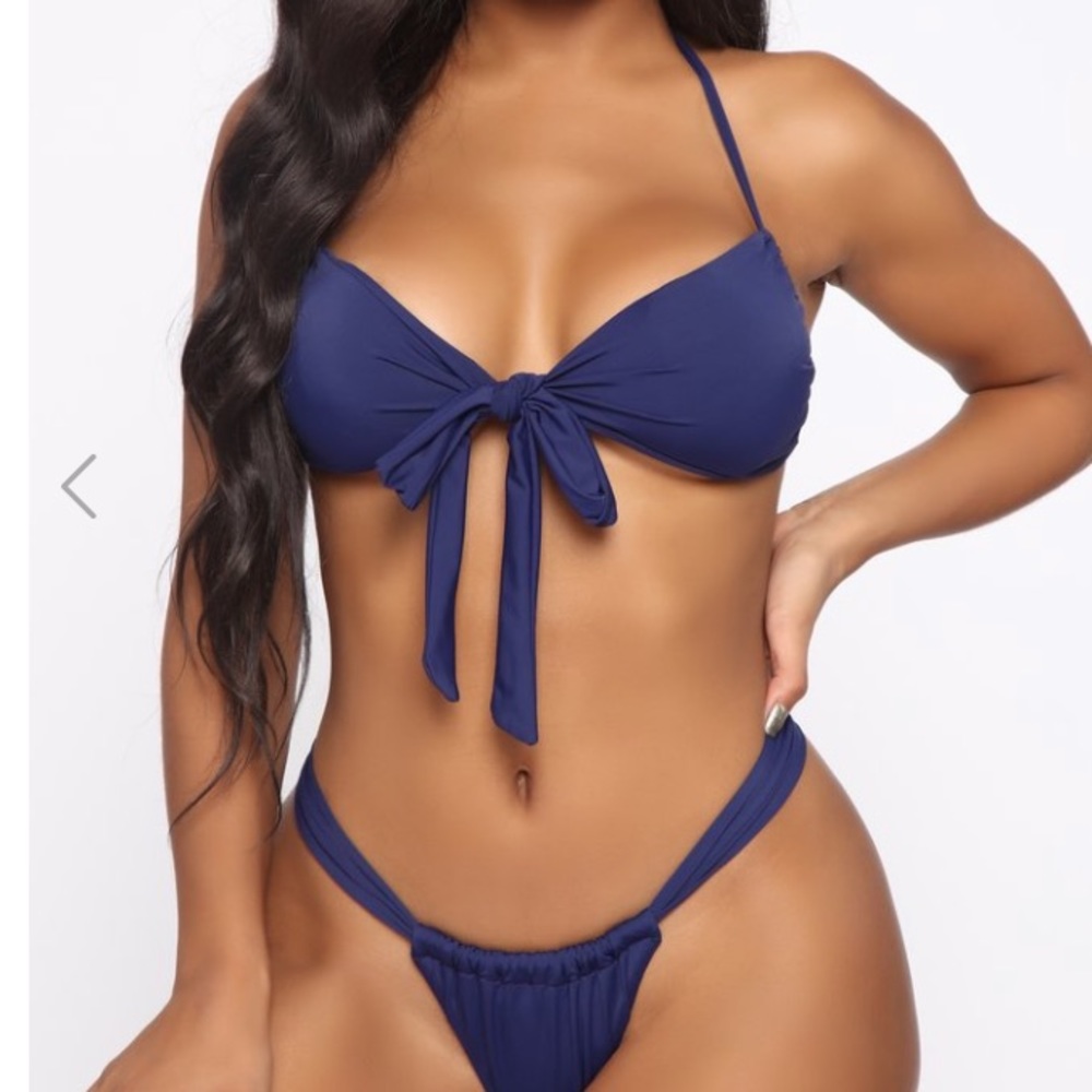 Bikini navy